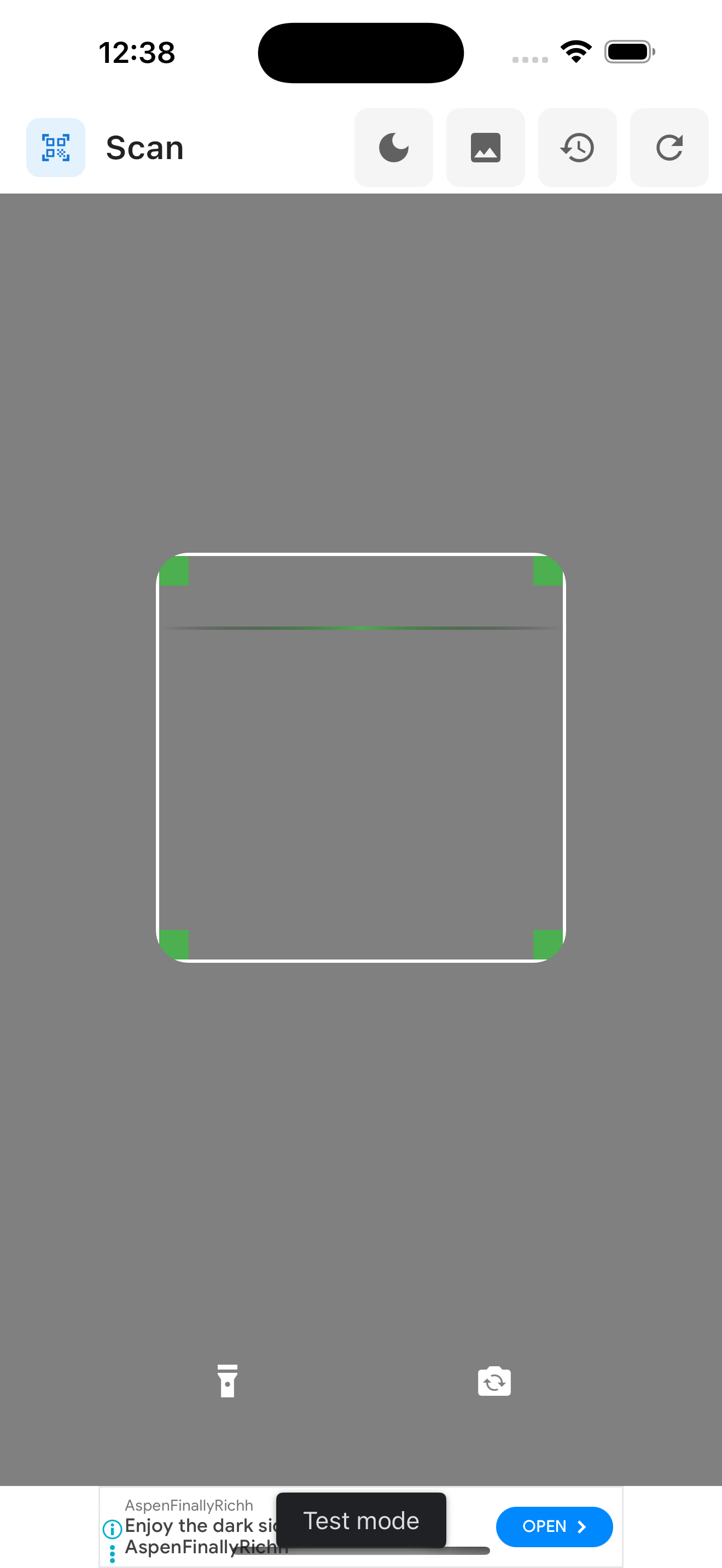 AmazeScan QR Code 扫描器界面截图，展示即时相机扫描功能